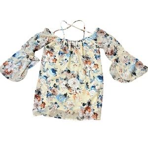 TOBI floral blouse size medium off shoulder ruffled sleeves lined